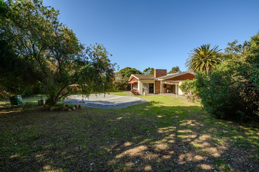 4 Bedroom Property for Sale in Summerstrand Eastern Cape